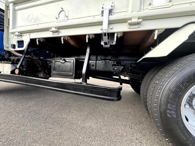 デュトロ 　３ｔ　標準ロング　２．６ｔ吊４段フックイン・ラジコン・クレーン　　　荷台内寸：長３５００ｍｍ、幅１７８０ｍｍ（33枚目）
