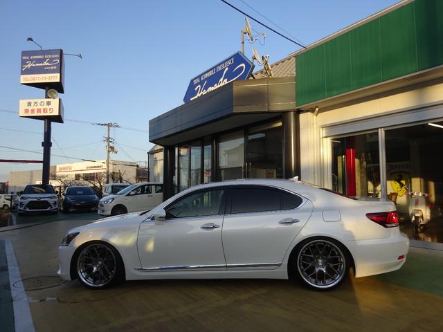 LS LS460 バージョンC エアサスキット TRDマフラー 21インチアルミ(純正マフラー・ホイール有)サンルーフ 黒革パワーシート 純正ナビ ドラレコ ビルトインETC パワートランク(32枚目)