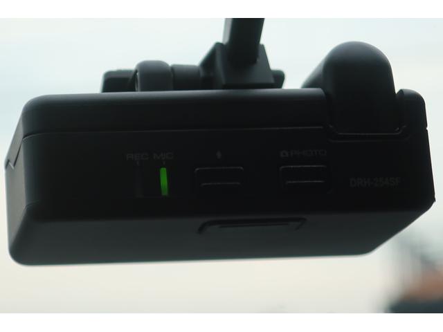 ヴェゼル ｅ：ＨＥＶＺ　当店試乗車前後ドライブレコーダー９インチメモリーナビ前後パーキングセンサーリアパワーゲートバックカメラブラインドスポットインフォメーションサイドエアバックＥＴＣ車載器スマートキー（15枚目）