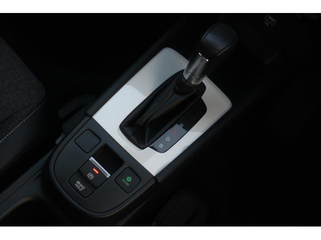 フィット ｅ：ＨＥＶホーム　当社社用車禁煙９インチメモリーナビフルセグＴＶバックカメラ前後パーキングセンサーサイドエアバックＥＴＣ車載器２．０スマートキーＬＥＤヘッドライト（12枚目）