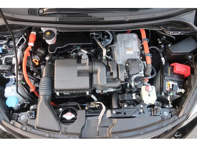 フィット ｅ：ＨＥＶホーム　当社社用車禁煙９インチメモリーナビフルセグＴＶバックカメラ前後パーキングセンサーサイドエアバックＥＴＣ車載器２．０スマートキーＬＥＤヘッドライト（17枚目）