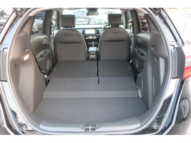 フィット ｅ：ＨＥＶホーム　当社社用車禁煙９インチメモリーナビフルセグＴＶバックカメラ前後パーキングセンサーサイドエアバックＥＴＣ車載器２．０スマートキーＬＥＤヘッドライト（18枚目）