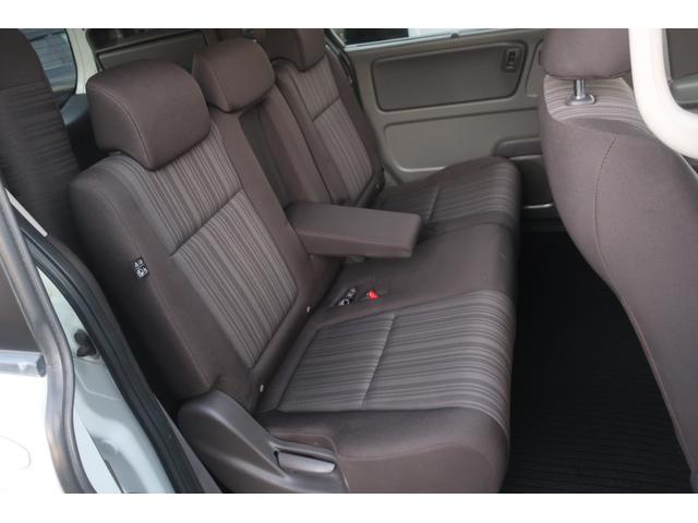 フリード Ｇ・ホンダセンシング　ギャザズメモリーナビフルセグ　両側電動スライドドア　ＥＴＣコンフォートビューパッケージ　２列目ベンチシート７人乗　スマートキー　センターテーブル　Ｃパッケージ（14枚目）