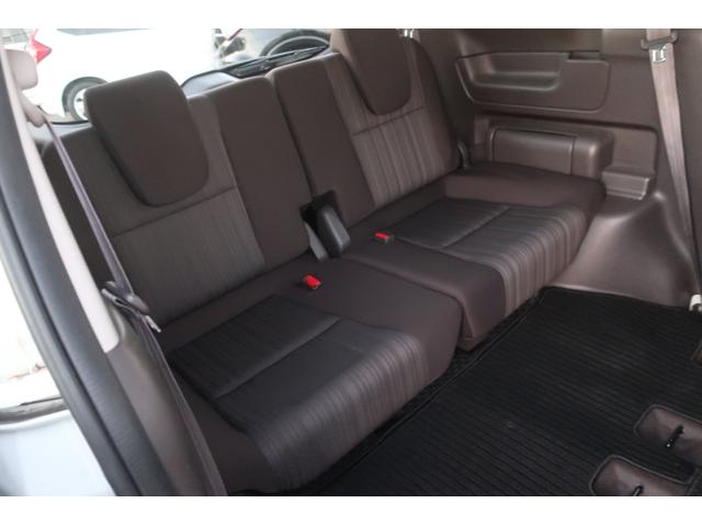 フリード Ｇ・ホンダセンシング　ギャザズメモリーナビフルセグ　両側電動スライドドア　ＥＴＣコンフォートビューパッケージ　２列目ベンチシート７人乗　スマートキー　センターテーブル　Ｃパッケージ（15枚目）