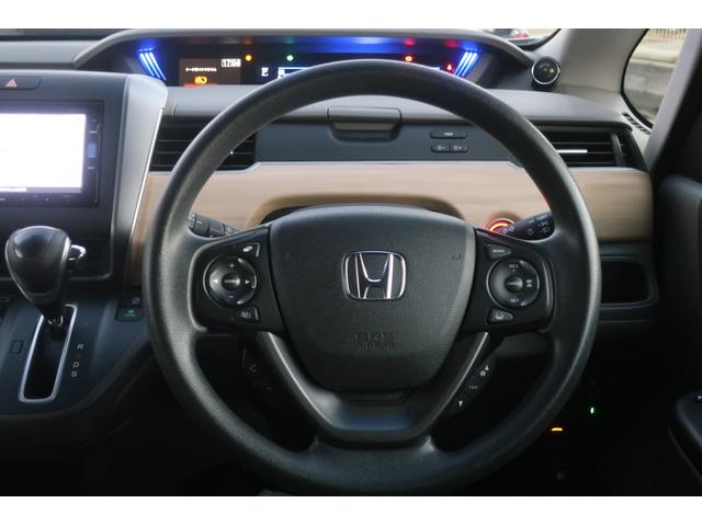 フリード Ｇ・ホンダセンシング　ギャザズメモリーナビフルセグ　両側電動スライドドア　ＥＴＣコンフォートビューパッケージ　２列目ベンチシート７人乗　スマートキー　センターテーブル　Ｃパッケージ（16枚目）