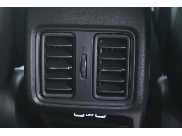 ヴェゼル ｅ：ＨＥＶＺ　ホンダコネクトナビ無限フルエアロ後退出庫サポートパワーゲートブラインドスポットインフォメーションＥＴＣ車載器Ｆシートヒーターマルチビューカメラコンビシート１８インチアルミホイール（21枚目）