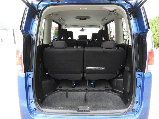 セレナ Ｓ　社外７インチナビ　ＣＤ　ＤＶＤ　Ｂｌｕｅｔｏｏｔｈ　全周囲カメラ　左側パワースライドドア　ＥＴＣ　クリアランスソナー　ステアリングスイッチ　電動格納ミラー　スマートキー　フロアマット（11枚目）