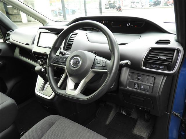 セレナ Ｓ　社外７インチナビ　ＣＤ　ＤＶＤ　Ｂｌｕｅｔｏｏｔｈ　全周囲カメラ　左側パワースライドドア　ＥＴＣ　クリアランスソナー　ステアリングスイッチ　電動格納ミラー　スマートキー　フロアマット（13枚目）