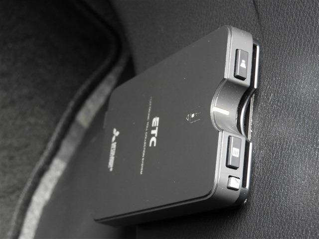 セレナ Ｓ　社外７インチナビ　ＣＤ　ＤＶＤ　Ｂｌｕｅｔｏｏｔｈ　全周囲カメラ　左側パワースライドドア　ＥＴＣ　クリアランスソナー　ステアリングスイッチ　電動格納ミラー　スマートキー　フロアマット（19枚目）
