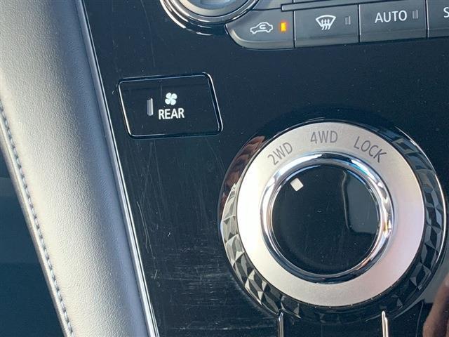 デリカＤ：５ Ｐ　社外１０．１インチナビ　ＴＶ　Ｂｌｕｅｔｏｏｔｈ　全周囲カメラ　両側パワースライドドア　パワーシート　シートヒーター　ＬＥＤヘッドライト／フォグ　ＥＴＣ　パワーバックドア　ブラインドスポットモニター（23枚目）