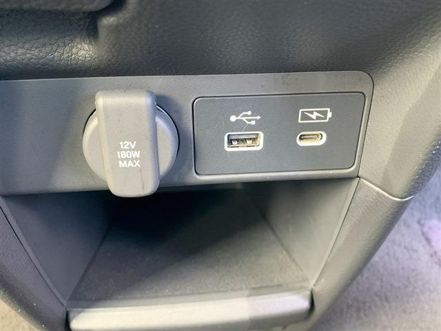 ステップワゴン ｅ：ＨＥＶスパーダ　純正１１．４インチナビ　ＴＶ　ＣＤ　ＤＶＤ　Ｂｌｕｅｔｏｏｔｈ　バックカメラ　両側パワースライドドア　ＬＥＤヘッドライト　ＬＥＤフォグ　ＥＴＣ　ハーフレザーシート　シートヒーター　純正１６インチＡＷ（24枚目）
