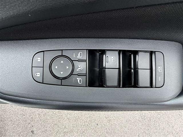 ノート Ｘ　純正９インチナビ　ＴＶ　Ｂｌｕｅｔｏｏｔｈ　ＣＤ　全周囲カメラ　ＥＴＣ　クリアランスソナー　ステアリングスイッチ　デジタルインナーミラー　電動格納ミラー　フロアマット　スマートキー　スペアキー（34枚目）