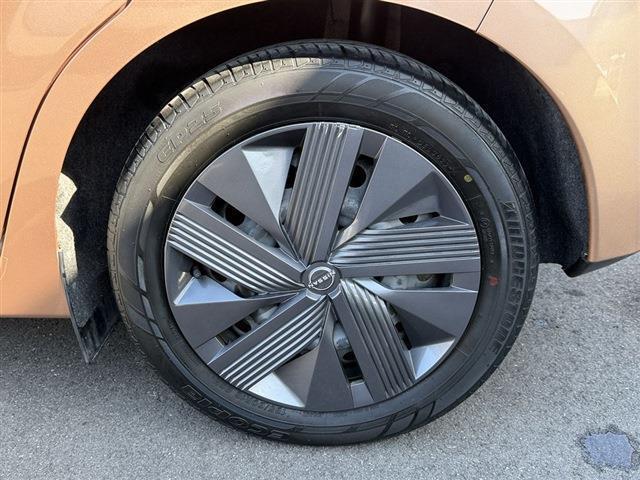 ノート Ｘ　純正９インチナビ　ＴＶ　Ｂｌｕｅｔｏｏｔｈ　ＣＤ　全周囲カメラ　ＥＴＣ　ＬＥＤヘッドライト　ＬＥＤフォグ　ブラインドスポットモニター　クリアランスソナー　ステアリングスイッチ　デジタルインナーミラー（16枚目）