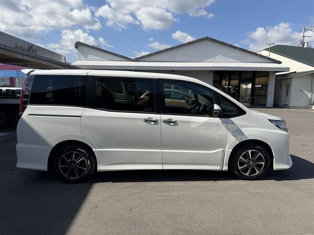 ノア Si ダブルバイビーII 純正7インチナビ Bluetooth バックカメラ 両側パワースライドドア LEDヘッドライト LEDフォグ クリアランスソナー ステアリングスイッチ クルーズコントロール フロアマット スマートキー(7枚目)