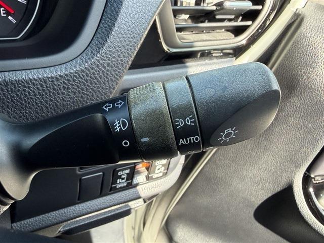 ノア Si ダブルバイビーII 純正7インチナビ Bluetooth バックカメラ 両側パワースライドドア LEDヘッドライト LEDフォグ クリアランスソナー ステアリングスイッチ クルーズコントロール フロアマット スマートキー(39枚目)