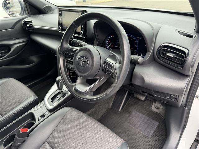 ヤリスクロス Z トヨタセーフティセンス ディスプレイオーディオナビ Bluetooth バックカメラ ETC LEDヘッドライト デイライト ハーフレザーシート パワーシート シートヒーター クリアランスソナー(18枚目)