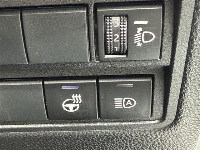 ヤリスクロス Z トヨタセーフティセンス ディスプレイオーディオナビ Bluetooth バックカメラ ETC LEDヘッドライト デイライト ハーフレザーシート パワーシート シートヒーター クリアランスソナー(27枚目)