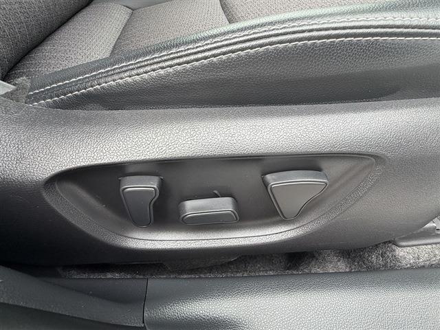 ヤリスクロス Z トヨタセーフティセンス ディスプレイオーディオナビ Bluetooth バックカメラ ETC LEDヘッドライト デイライト ハーフレザーシート パワーシート シートヒーター クリアランスソナー(32枚目)