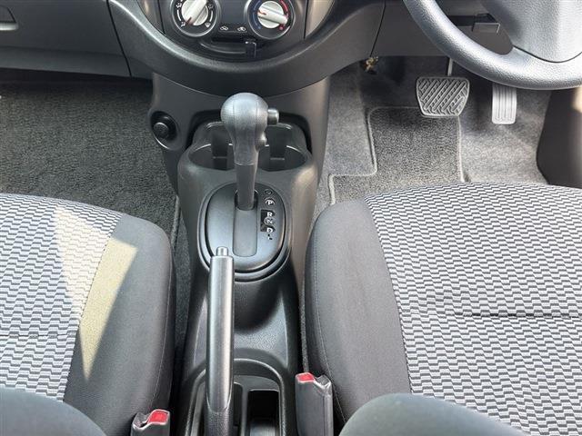 マーチ S 純正7インチナビ TV CD Bluetooth バックカメラ ETC フロアマット 電動格納ミラー キーレスキー スペアキー スペアタイヤ(20枚目)