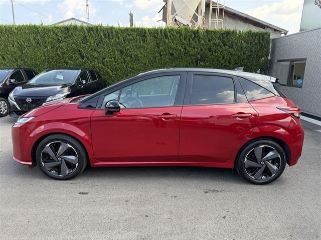 オーラ G 純正ディスプレイオーディオナビ TV Bluetooth 全周囲カメラ レザーシート LEDヘッドライト LEDフォグ 純正17インチAW クリアランスソナー ステアリングスイッチ フロアマット(3枚目)