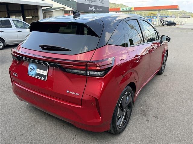 オーラ G 純正ディスプレイオーディオナビ TV Bluetooth 全周囲カメラ レザーシート LEDヘッドライト LEDフォグ 純正17インチAW クリアランスソナー ステアリングスイッチ フロアマット(8枚目)