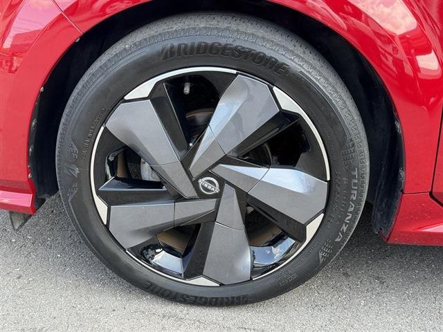 オーラ G 純正ディスプレイオーディオナビ TV Bluetooth 全周囲カメラ レザーシート LEDヘッドライト LEDフォグ 純正17インチAW クリアランスソナー ステアリングスイッチ フロアマット(17枚目)