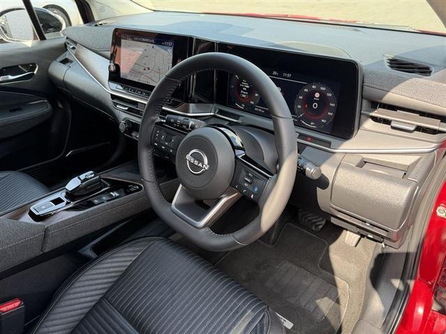 オーラ G 純正ディスプレイオーディオナビ TV Bluetooth 全周囲カメラ レザーシート LEDヘッドライト LEDフォグ 純正17インチAW クリアランスソナー ステアリングスイッチ フロアマット(18枚目)