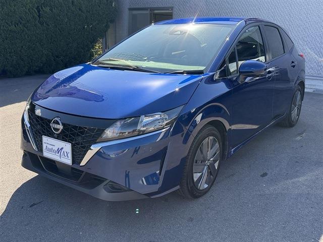 ノート Ｘ　純正９インチナビ　ＴＶ　Ｂｌｕｅｔｏｏｔｈ　ＣＤ　全周囲カメラ　ＥＴＣ　クリアランスソナー　ステアリングスイッチ　デジタルインナーミラー　電動格納ミラー　フロアマット　スマートキー　スペアキー（4枚目）