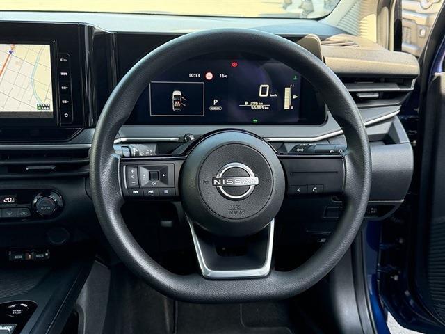 ノート Ｘ　純正９インチナビ　ＴＶ　Ｂｌｕｅｔｏｏｔｈ　ＣＤ　全周囲カメラ　ＥＴＣ　クリアランスソナー　ステアリングスイッチ　デジタルインナーミラー　電動格納ミラー　フロアマット　スマートキー　スペアキー（15枚目）