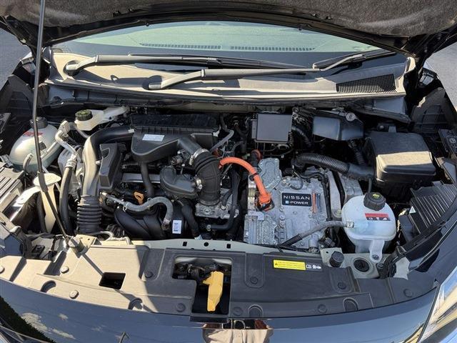 ノート Ｘ　純正９インチナビ　ＴＶ　Ｂｌｕｅｔｏｏｔｈ　ＣＤ　全周囲カメラ　ＥＴＣ　クリアランスソナー　ステアリングスイッチ　デジタルインナーミラー　フロアマット　スマートキー　スペアキー（2枚目）