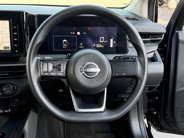 ノート Ｘ　純正９インチナビ　ＴＶ　Ｂｌｕｅｔｏｏｔｈ　ＣＤ　全周囲カメラ　ＥＴＣ　クリアランスソナー　ステアリングスイッチ　デジタルインナーミラー　フロアマット　スマートキー　スペアキー（20枚目）