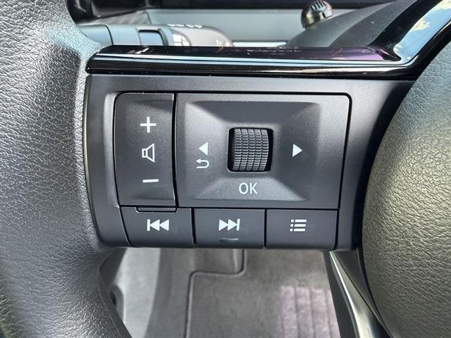 ノート Ｘ　純正９インチナビ　ＴＶ　Ｂｌｕｅｔｏｏｔｈ　ＣＤ　全周囲カメラ　ＥＴＣ　クリアランスソナー　ステアリングスイッチ　デジタルインナーミラー　フロアマット　スマートキー　スペアキー（37枚目）