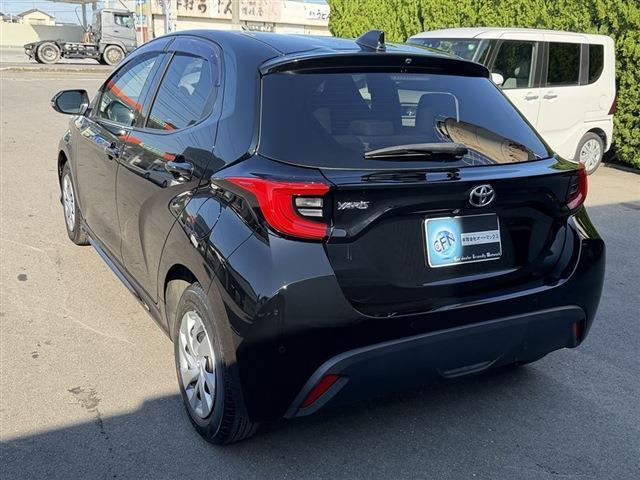 ヤリス G 純正ディスプレイオーディオナビ TV Bluetooth バックカメラ ETC LEDヘッドライト クリアランスソナー フロアマット ドアバイザー 電動格納ミラー スマートキー(10枚目)