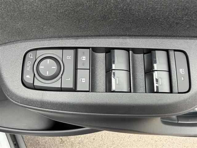 ヤリスクロス ハイブリッドZ トヨタセーフティセンス モデリスタエアロパーツ 全周囲カメラ デイライト ハーフレザー パワーシート 純正18インチAW クリアランスソナー レーダークルーズコントロール ブラインドスポットモニター(33枚目)