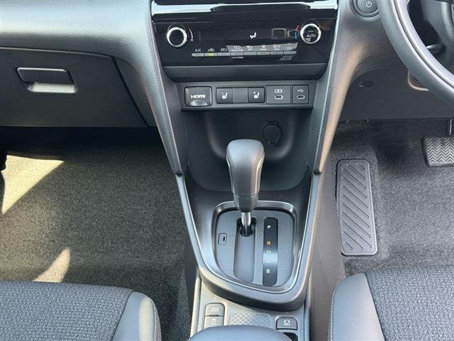 ヤリスクロス ハイブリッドZ ウルバーノ トヨタセーフティセンス 純正8インチディスプレイオーディオナビ TV Bluetooth 全周囲カメラ LEDヘッドライト LEDフォグ デイライト パワーシート シートヒーター ステアリングスイッチ(22枚目)