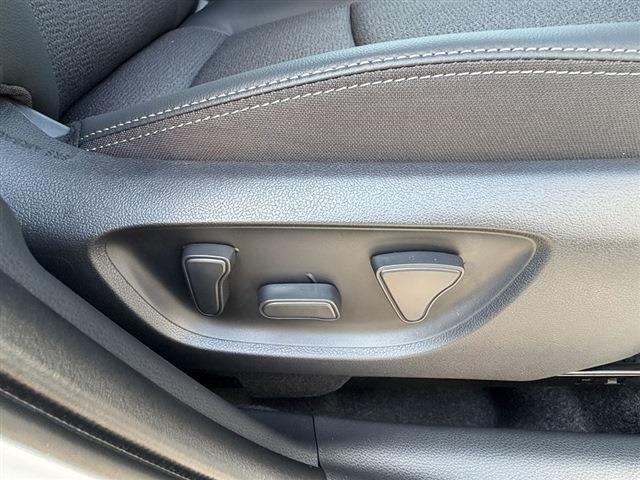 ヤリスクロス ハイブリッドZ ウルバーノ トヨタセーフティセンス 純正8インチディスプレイオーディオナビ TV Bluetooth 全周囲カメラ LEDヘッドライト LEDフォグ デイライト パワーシート シートヒーター ステアリングスイッチ(34枚目)