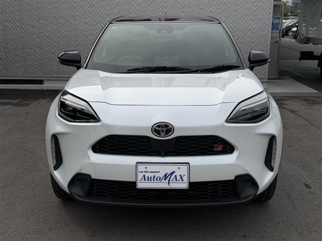 ヤリスクロス ハイブリッド　ＧＲスポーツ　トヨタセーフティセンス　ＧＲレッドキャリパー　純正８インチディスプレイオーディオナビ　Ｂｌｕｅｔｏｏｔｈ　全周囲カメラ　ＥＴＣ　ＬＥＤヘッドライト　ハーフレザーシート　クリアランスソナー（6枚目）