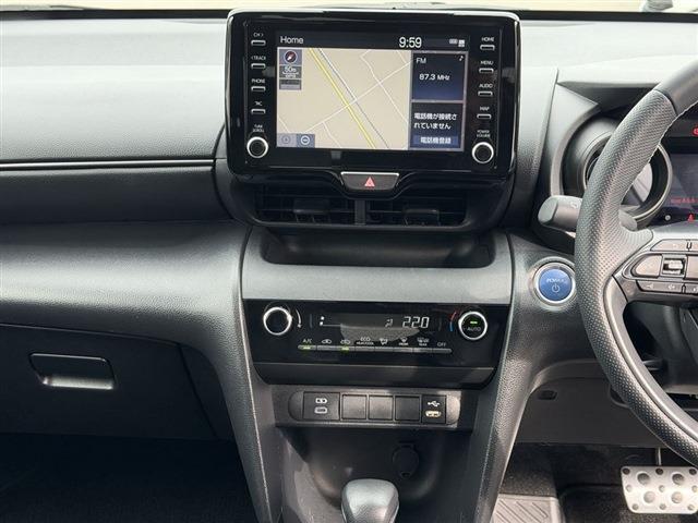 ヤリスクロス ハイブリッド　ＧＲスポーツ　トヨタセーフティセンス　ＧＲレッドキャリパー　純正８インチディスプレイオーディオナビ　Ｂｌｕｅｔｏｏｔｈ　全周囲カメラ　ＥＴＣ　ＬＥＤヘッドライト　ハーフレザーシート　クリアランスソナー（17枚目）