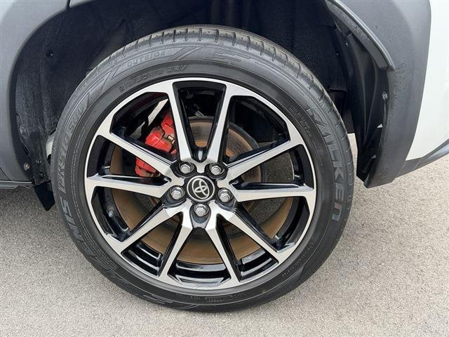 ヤリスクロス ハイブリッド　ＧＲスポーツ　トヨタセーフティセンス　ＧＲレッドキャリパー　純正８インチディスプレイオーディオナビ　Ｂｌｕｅｔｏｏｔｈ　全周囲カメラ　ＥＴＣ　ＬＥＤヘッドライト　ハーフレザーシート　クリアランスソナー（32枚目）