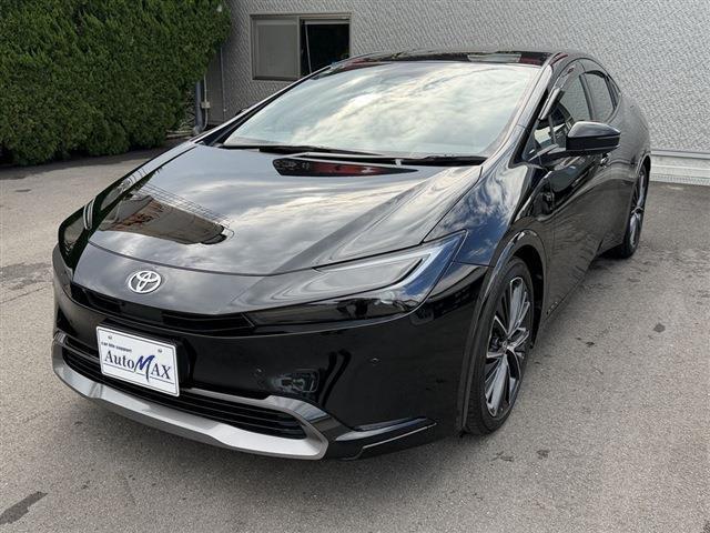 プリウス Ｚ　４ＷＤ　純正１２．３インチディスプレイオーディオナビ　Ｂｌｕｅｔｏｏｔｈ　全周囲カメラ　レザーシート　パワーシート　シートヒーター／エアコン　ＥＴＣ２．０　ドラレコ　置くだけ充電　パワーバックドア（4枚目）