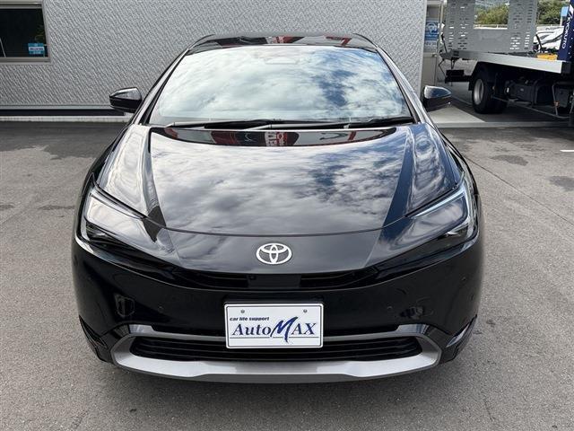 プリウス Ｚ　４ＷＤ　純正１２．３インチディスプレイオーディオナビ　Ｂｌｕｅｔｏｏｔｈ　全周囲カメラ　レザーシート　パワーシート　シートヒーター／エアコン　ＥＴＣ２．０　ドラレコ　置くだけ充電　パワーバックドア（5枚目）