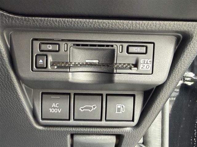 プリウス Ｚ　４ＷＤ　純正１２．３インチディスプレイオーディオナビ　Ｂｌｕｅｔｏｏｔｈ　全周囲カメラ　レザーシート　パワーシート　シートヒーター／エアコン　ＥＴＣ２．０　ドラレコ　置くだけ充電　パワーバックドア（30枚目）