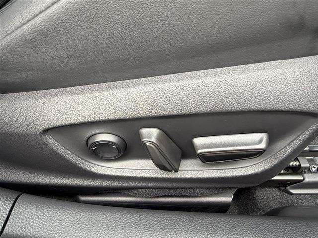 プリウス Ｚ　４ＷＤ　純正１２．３インチディスプレイオーディオナビ　Ｂｌｕｅｔｏｏｔｈ　全周囲カメラ　レザーシート　パワーシート　シートヒーター／エアコン　ＥＴＣ２．０　ドラレコ　置くだけ充電　パワーバックドア（34枚目）