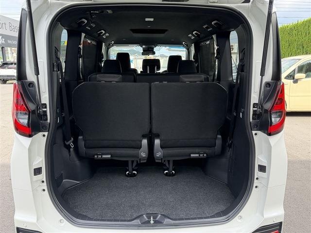 ノア S-G 8人乗り 純正9インチ Bluetooth バックカメラ LEDヘッドライト LEDフォグ 左側パワースライドドア クリアランスソナー レーダークルーズコントロール 電動格納ミラー フロアマット(10枚目)