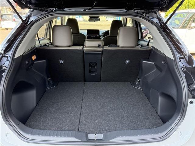 ヤリスクロス ハイブリッドZ トヨタセーフティセンス 純正8インチディスプレイオーディオナビ・TV・Bluetooth 全周囲カメラ ETC2.0 ハーフレザー パワーシート レーダークルーズコントロール ブラインドスポットモニタ(11枚目)