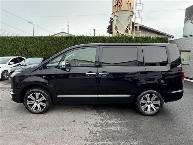 当店の営業時間は　平日　９：００〜１９：００　　　土日祝　９：００〜１８：００　となっております。お気軽にご連絡下さい。