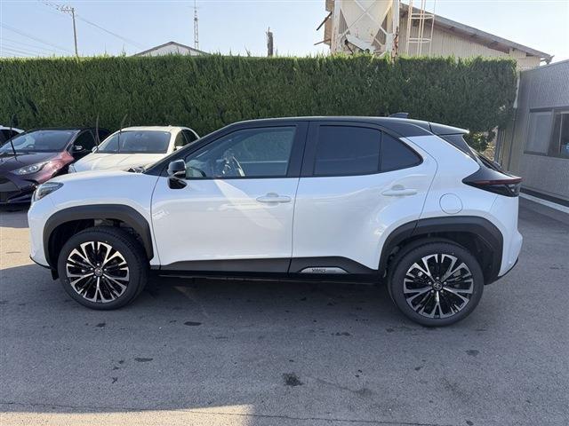 ヤリスクロス ハイブリッドZ トヨタセーフティセンス 全周囲カメラ LEDヘッドライト デイライト シートヒーター パワーシート クリアランスソナー レーダークルーズコントロール ステアリングスイッチ(3枚目)