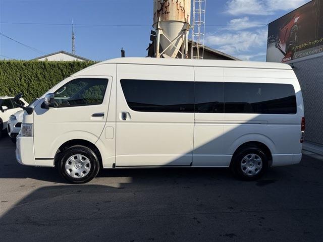 ハイエースワゴン グランドキャビン 4WD 社外7インチナビ・Bluetooth バックカメラ 左パワースライドドア クリアランスソナー ドラレコ ステアリングスイッチ 電動格納ミラー スマートキー スペアタイヤ(3枚目)