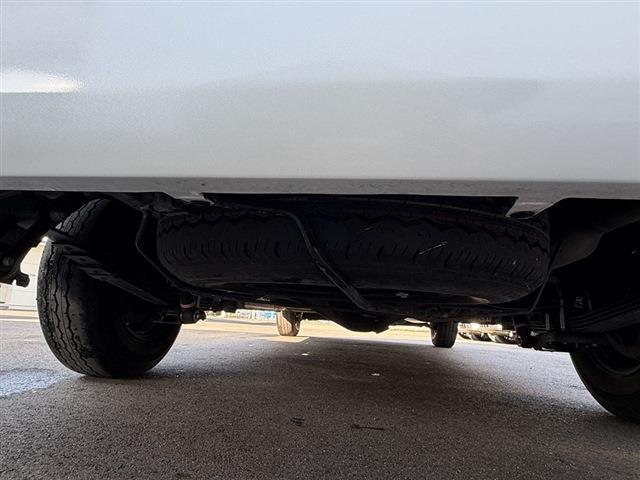 ハイエースワゴン グランドキャビン 4WD 社外7インチナビ・Bluetooth バックカメラ 左パワースライドドア クリアランスソナー ドラレコ ステアリングスイッチ 電動格納ミラー スマートキー スペアタイヤ(12枚目)