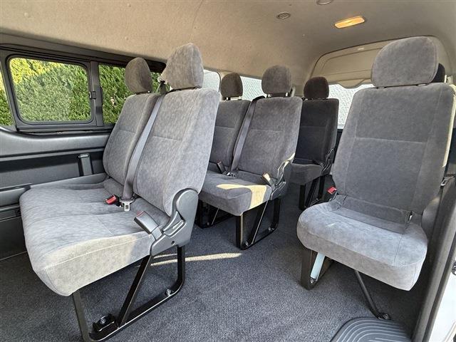 ハイエースワゴン グランドキャビン 4WD 社外7インチナビ・Bluetooth バックカメラ 左パワースライドドア クリアランスソナー ドラレコ ステアリングスイッチ 電動格納ミラー スマートキー スペアタイヤ(22枚目)